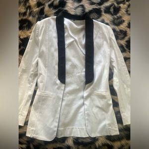 White Blazer Black Trim - Shoulder Pads